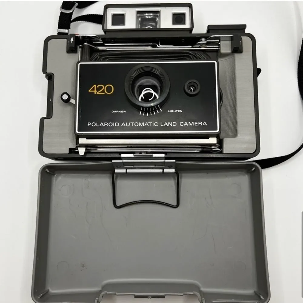 Polaroid Model 420 Vintage Instant Film Camera Packfilm